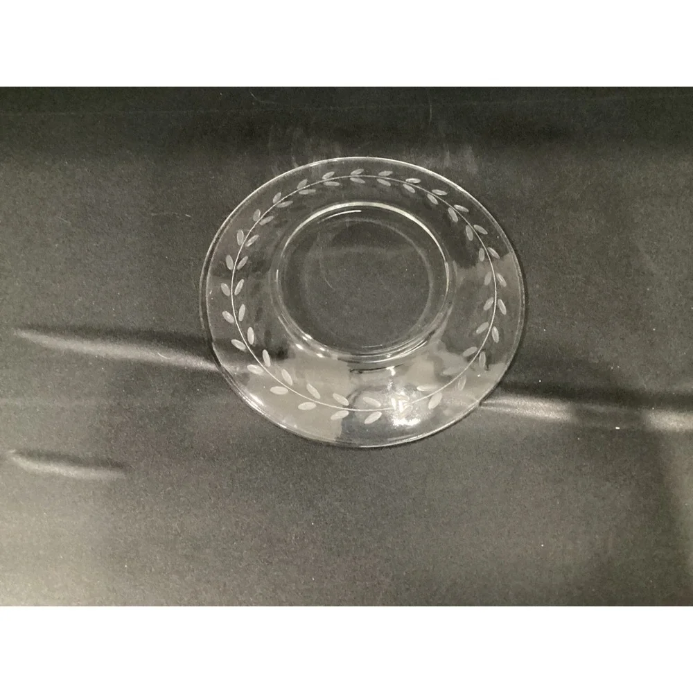 Anchor Hocking Laurel Leaf Clear Glass Luncheon Salad Plates Set Of 2 Vintage 8